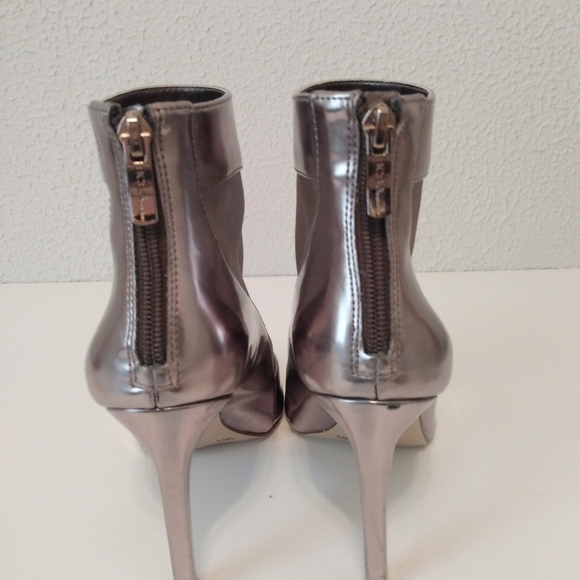 BCBGENERATION Pink Gold Metallic Zip 4" Heel Ankle Boots sz 7.5 M - Picture 8 of 15